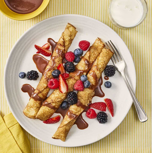 CRÊPES PETITS FRUITS ET SAUCE AU CHOCOLAT