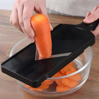 Mandoline-et-Coupe-légumes-protection-doigts 