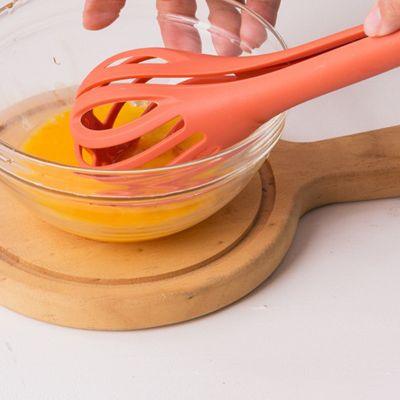 Fouet-cuisine-rouge